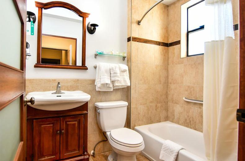 Brand Plaza Hotel Glendale Ngoại thất bức ảnh